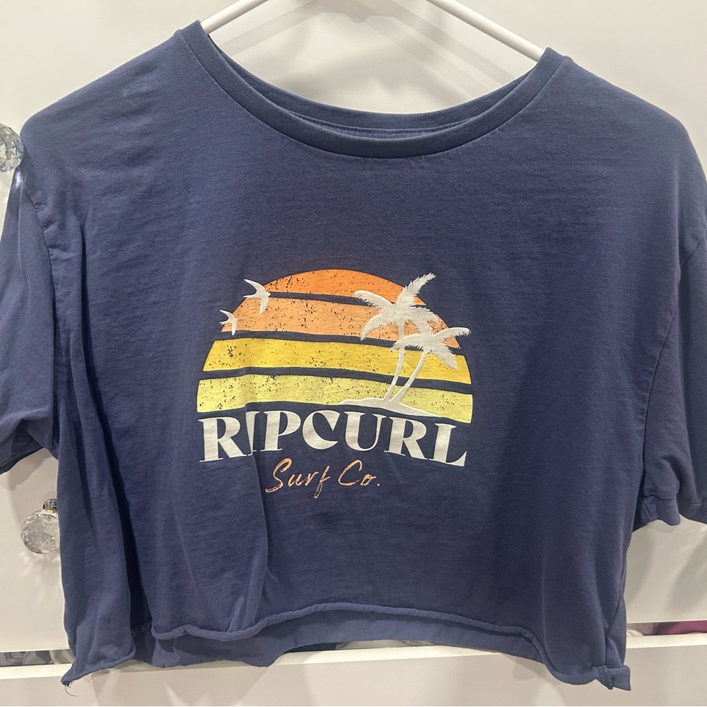 XS cropped RIPCURL t shirt